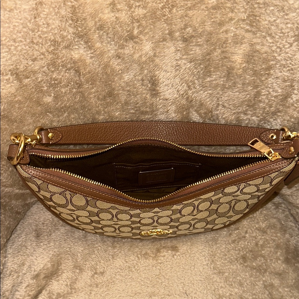Coach Aria Shoulder Bag - Picture 4 of 6